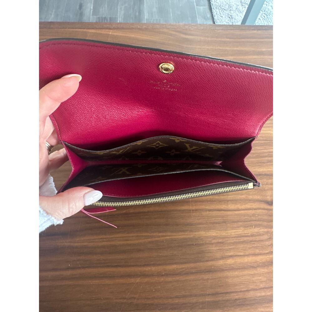 Louis Vuitton Monogram Emilie Wallet - Picture 11 of 15